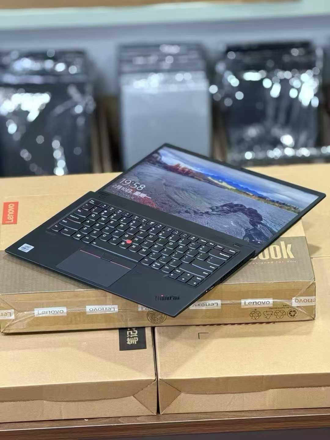2018-2019 Lenovo thinkpad XC1 carbon Image 1