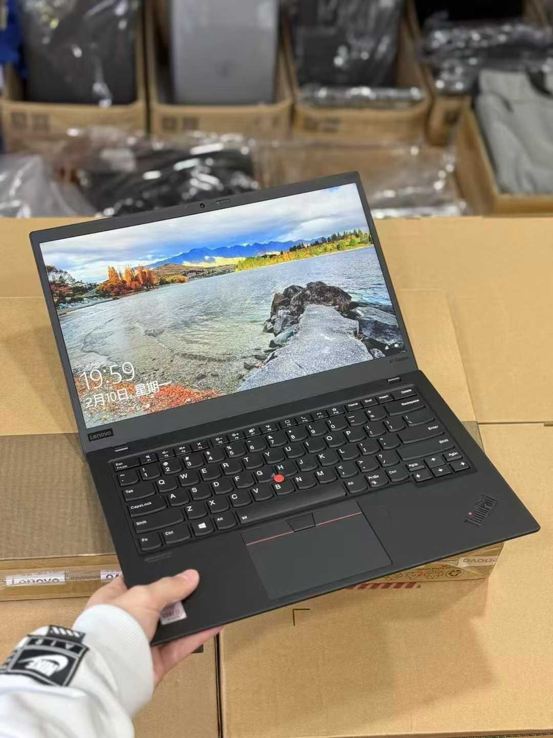 2018-2019 Lenovo thinkpad XC1 carbon Image 2