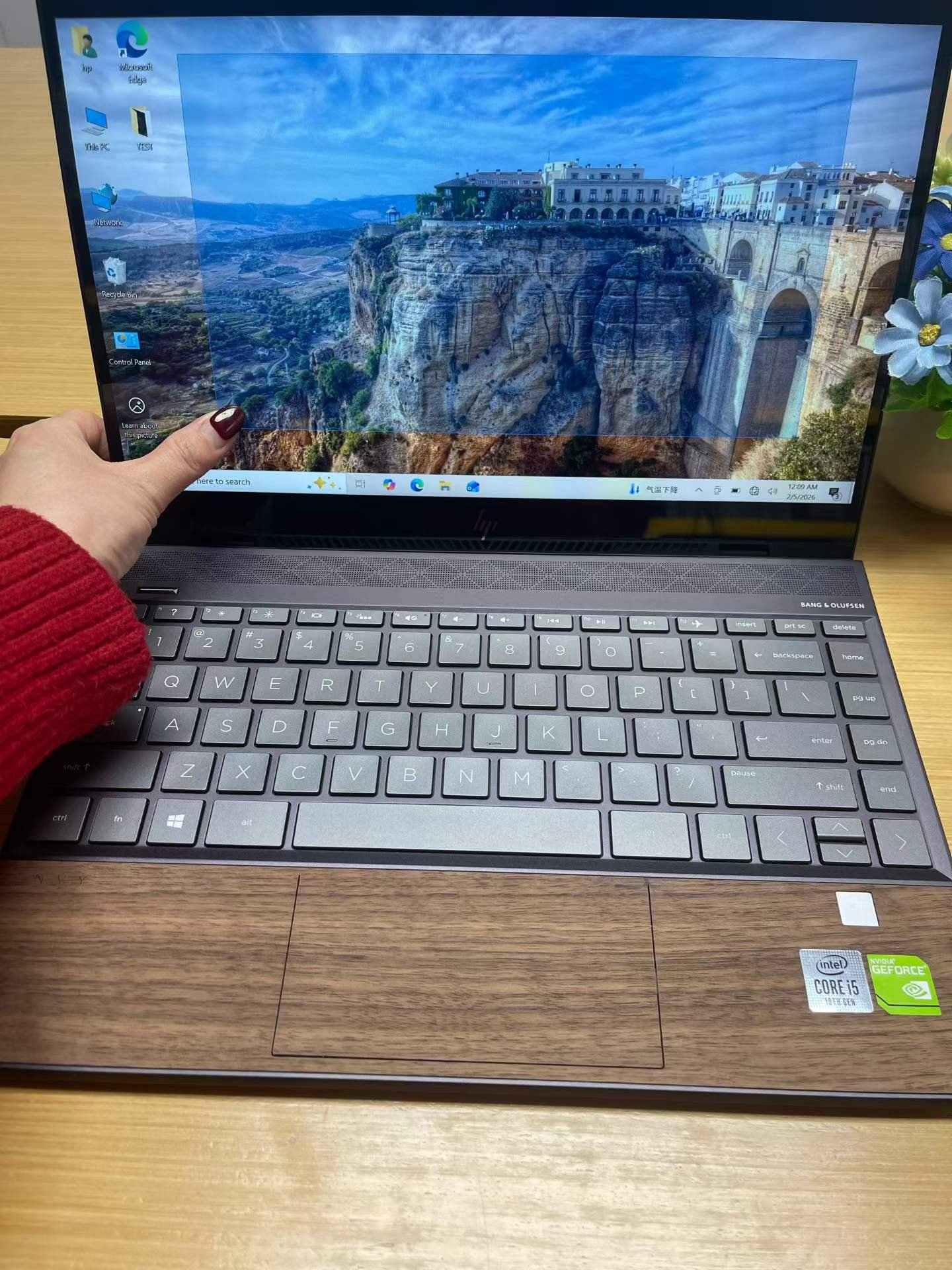 HP ENVY 13-AQ Touchscreen Image 2