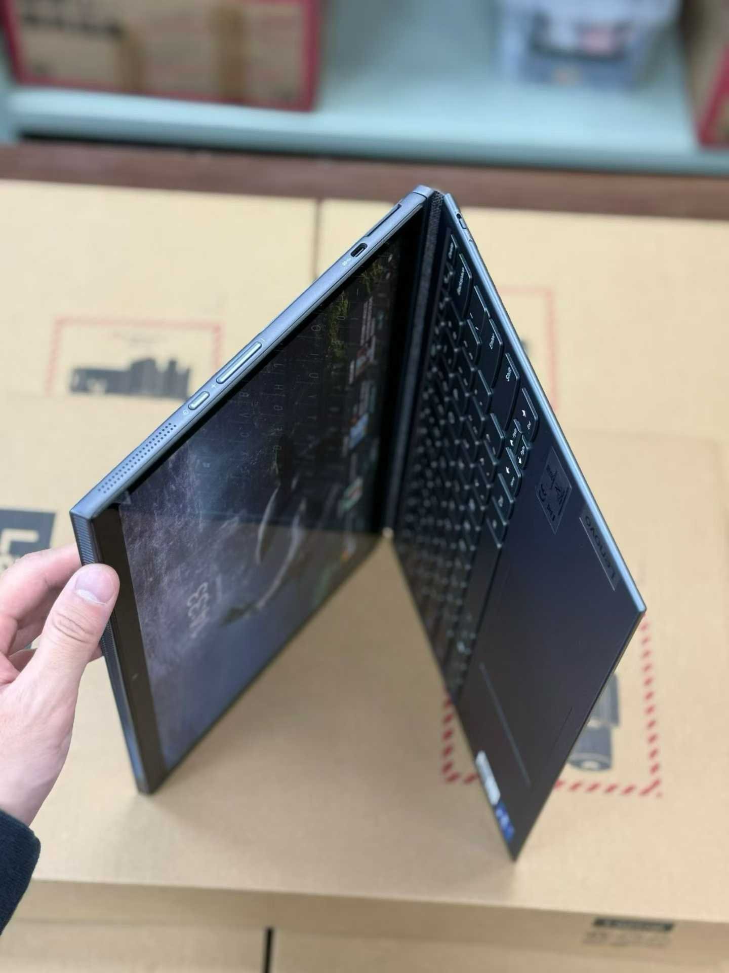 2021-2022 Lenovo yoga Duet 2-in-1 tablet computer Image 2