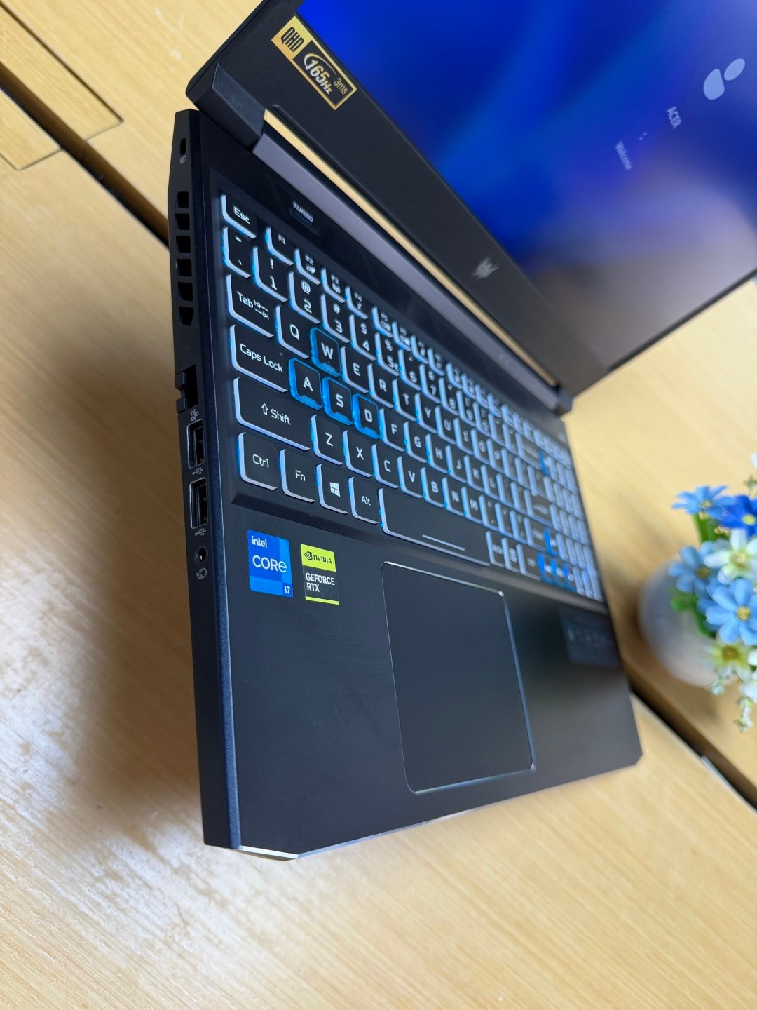 Acer Predator Helios 300 Image 2