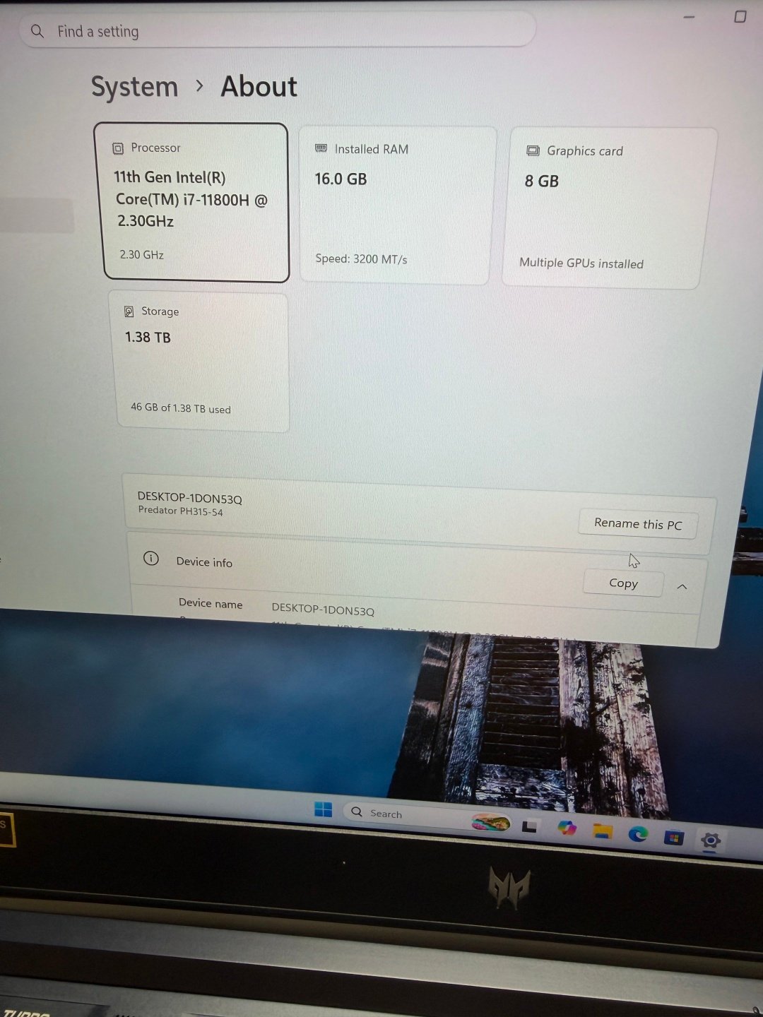Acer Predator Helios 300 Image 4