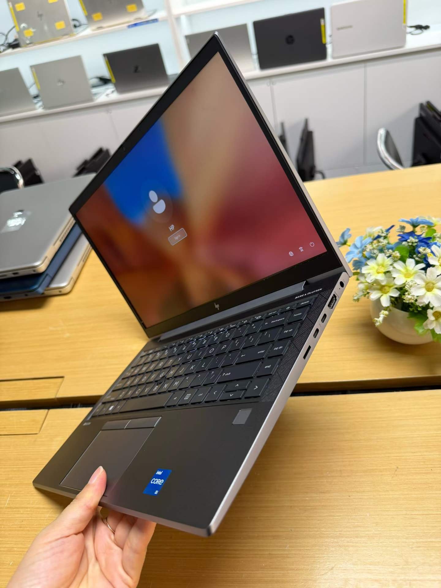 Hp ZBOOK 14 14 inch Image 2