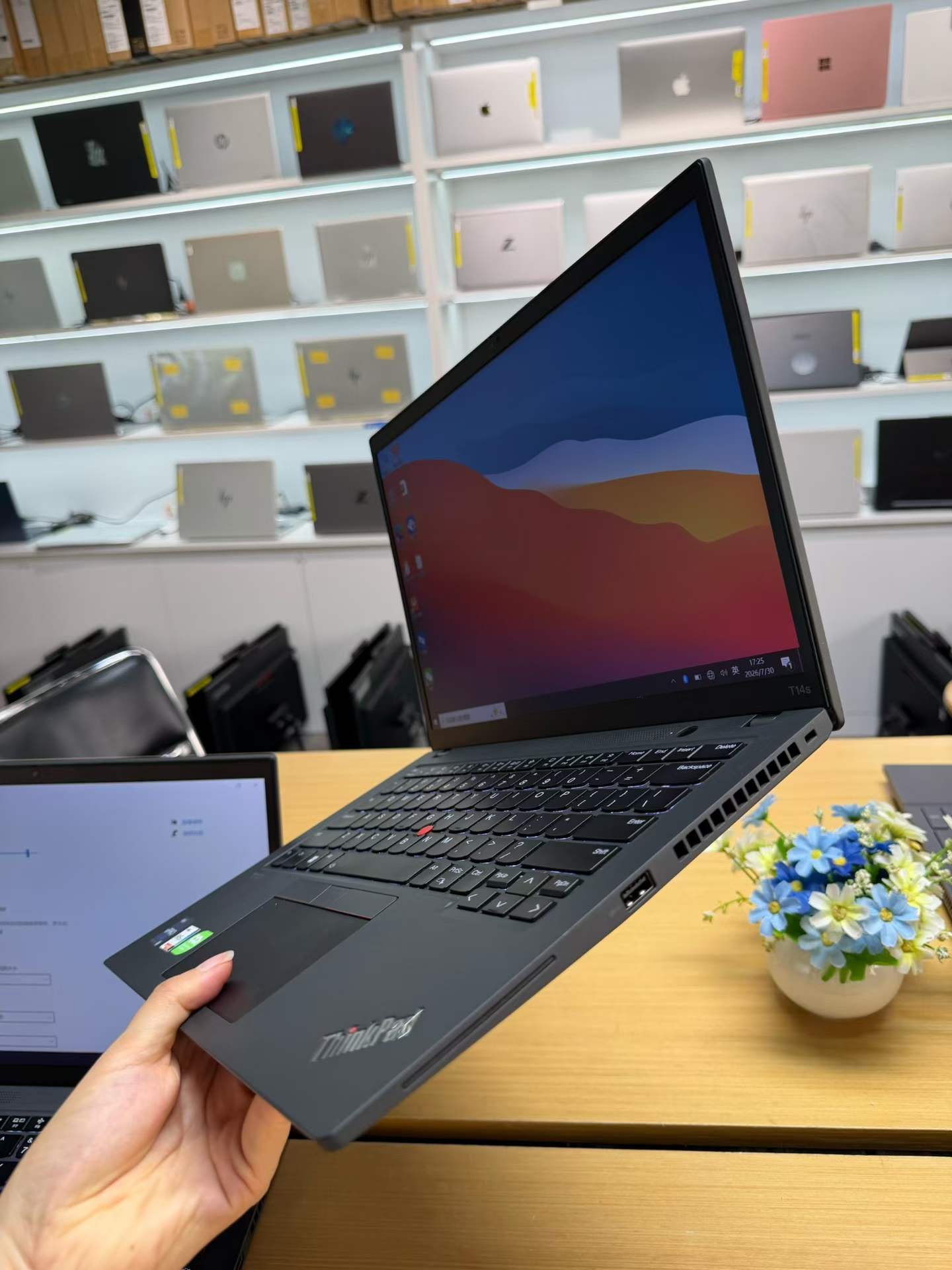 ThinkPad T14S Vpro G3 14inch Touchscreen Image 5