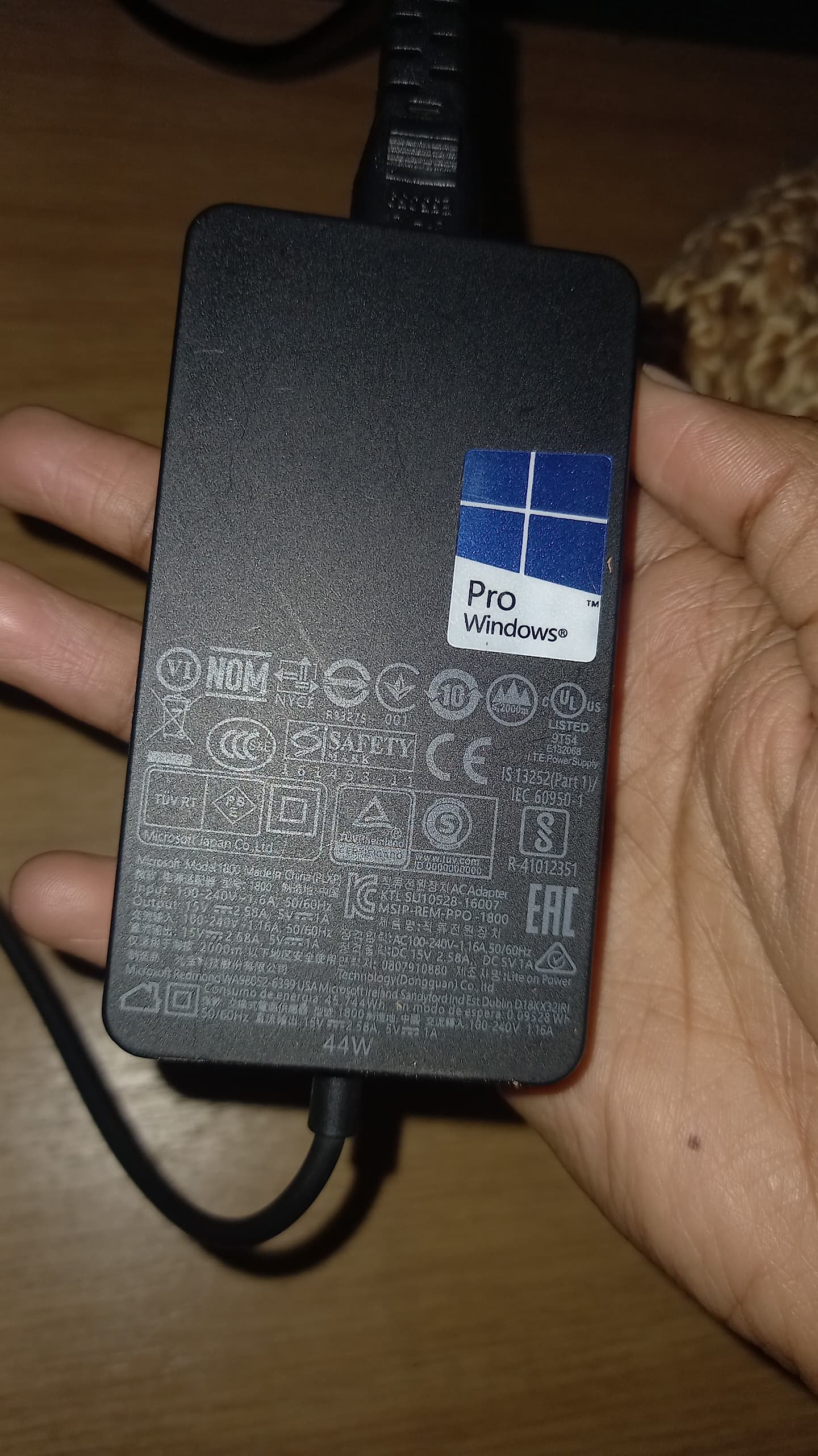 Microsoft Surface charger Image 4